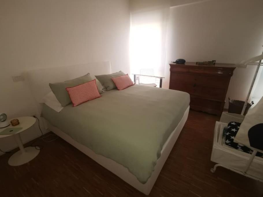 New Cosy Apartment Near To Petruzzelli Theatre Bari Luaran gambar